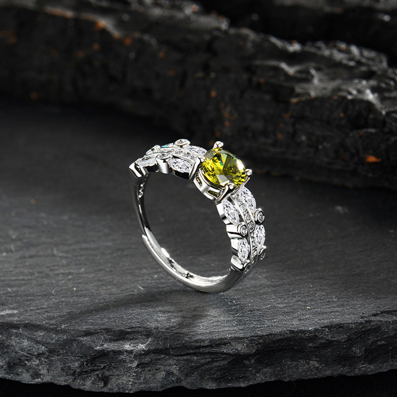 Olivenorma "The Jungle Angel" -  Four Claws One Carat Peridot Ring