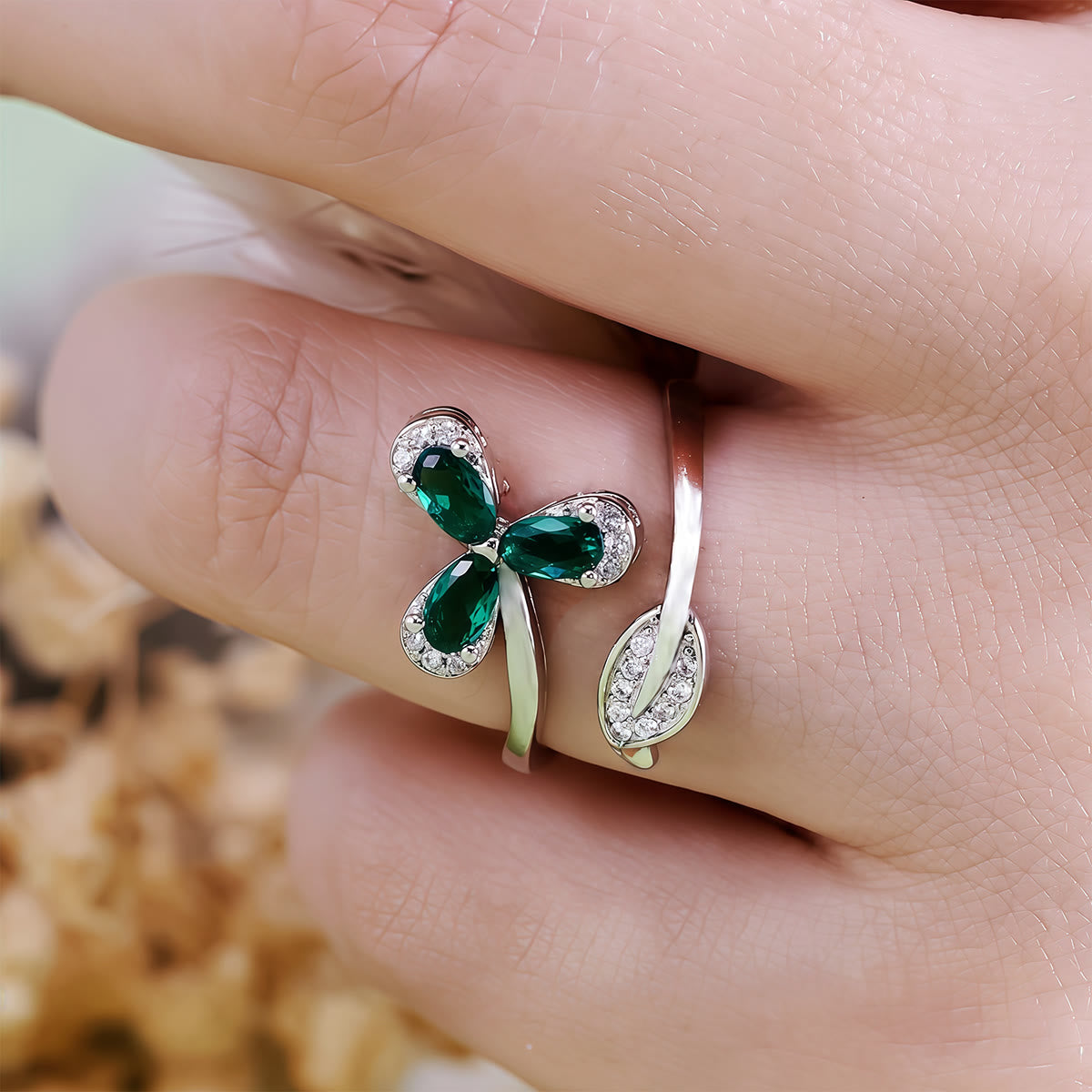 Olivenorma Emerald White Zircon Clover Adjustable Ring