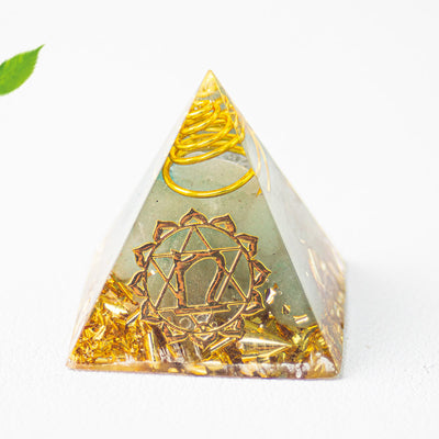 Olivenorma 7 Chakra Healing Orgone Pyramid - Green Aventurine - image 7