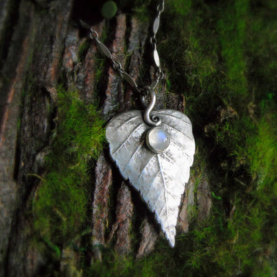 Olivenorma "Spring Choice" - Moonstone Birch Leaf Necklace