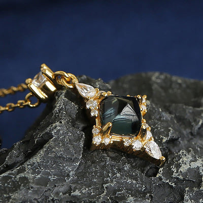 Olivenorma“Eternal Bliss” - Natural London Blue Topaz Necklace