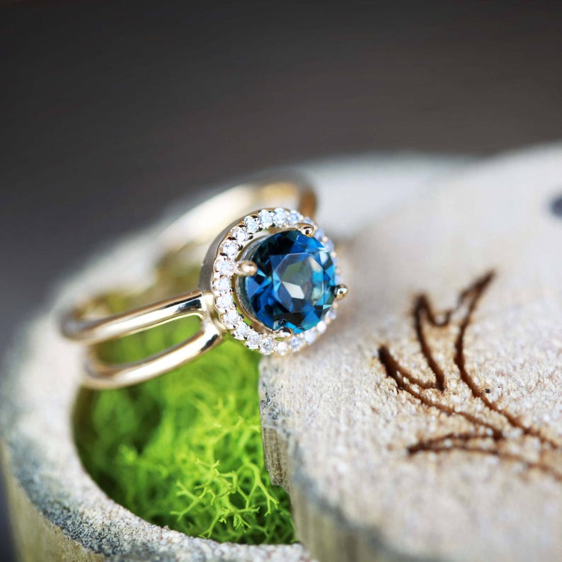 Olivenorma "Deepen Love"  Round Cut Blue Topaz Engagement Ring