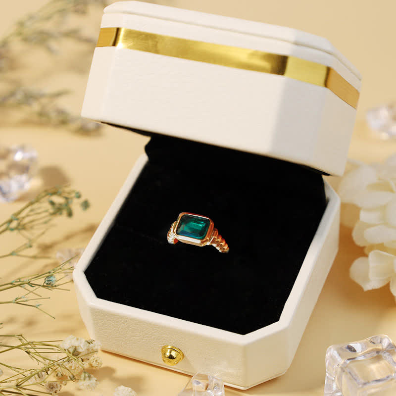 Olivenorma The Fortune Bringers - 18K Gold Emerald Signet Ring